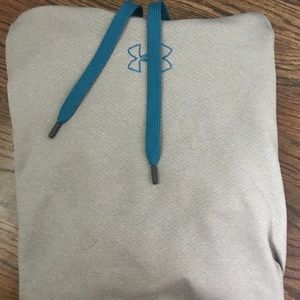 Men’s under Armour hoodie